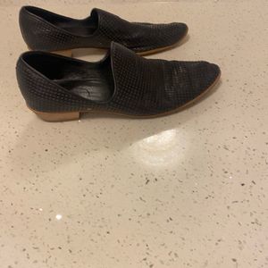 Handmade Italian leather point toe wooden soul Ellen Ruben loafers